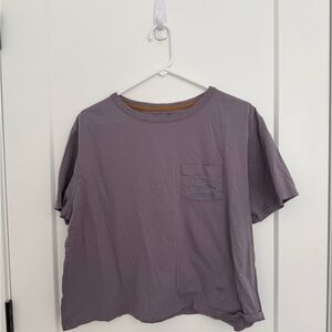 Patagonia purple T-Shirt either embroidered logo mountains